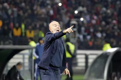 سكاي: فيورنتينا قرر إقالة بيولي من تدريب الفريق